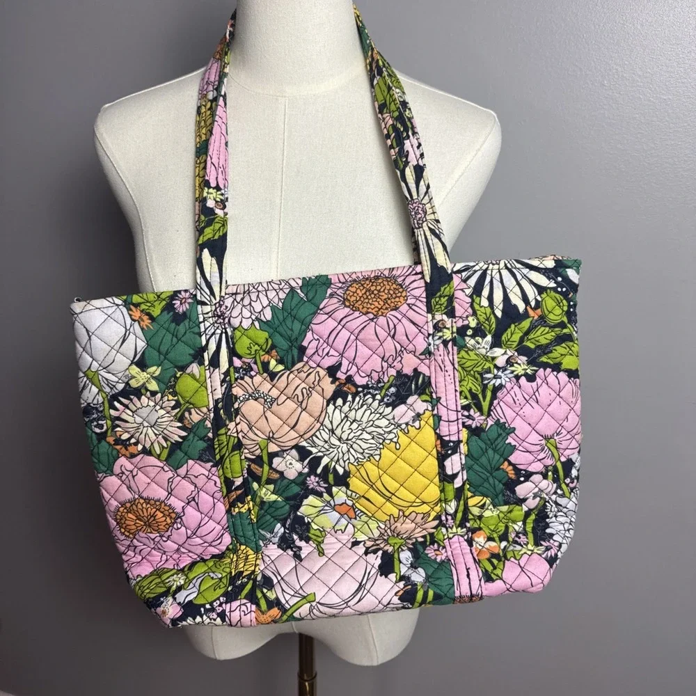 Vera‎ Bradley Bloom Boom Floral Quilted Cotton Fabric Large Tote Bag